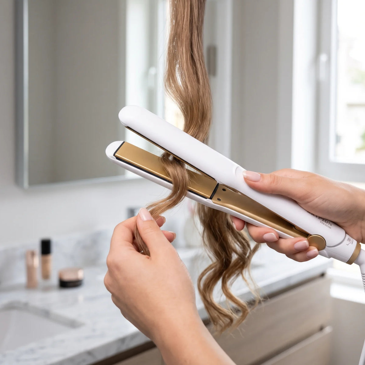 KRYPTON 3 in 1 Hair Styler KNH6396 – White and Gold Styling Tool for Waves and Everyday Hair Styling