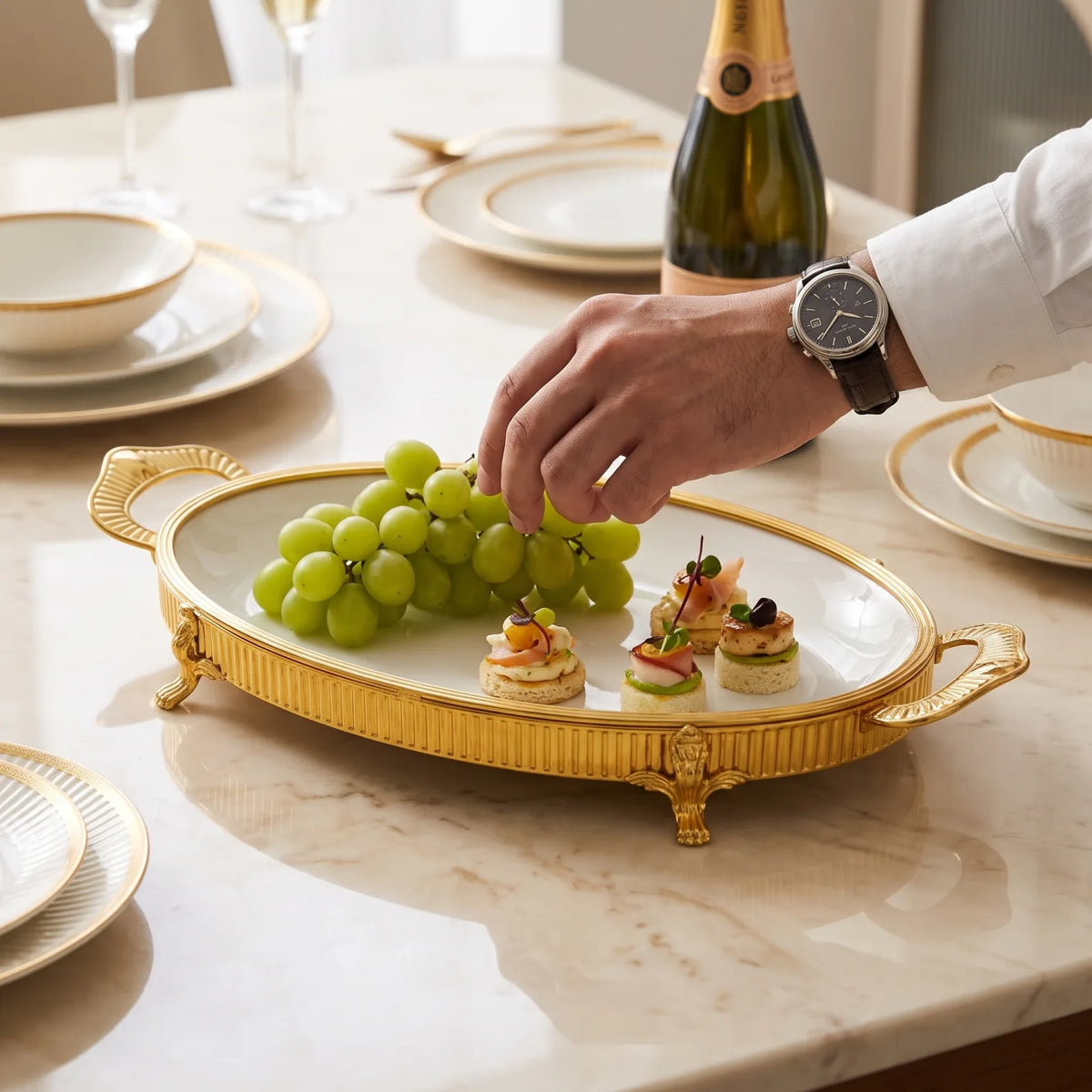 Fine Porcelain Serving Plate with Metal Handles and Holder – 42 × 26 × 5 cm | White and Gold Oval Platter with Ornamental Raised-Foot Design