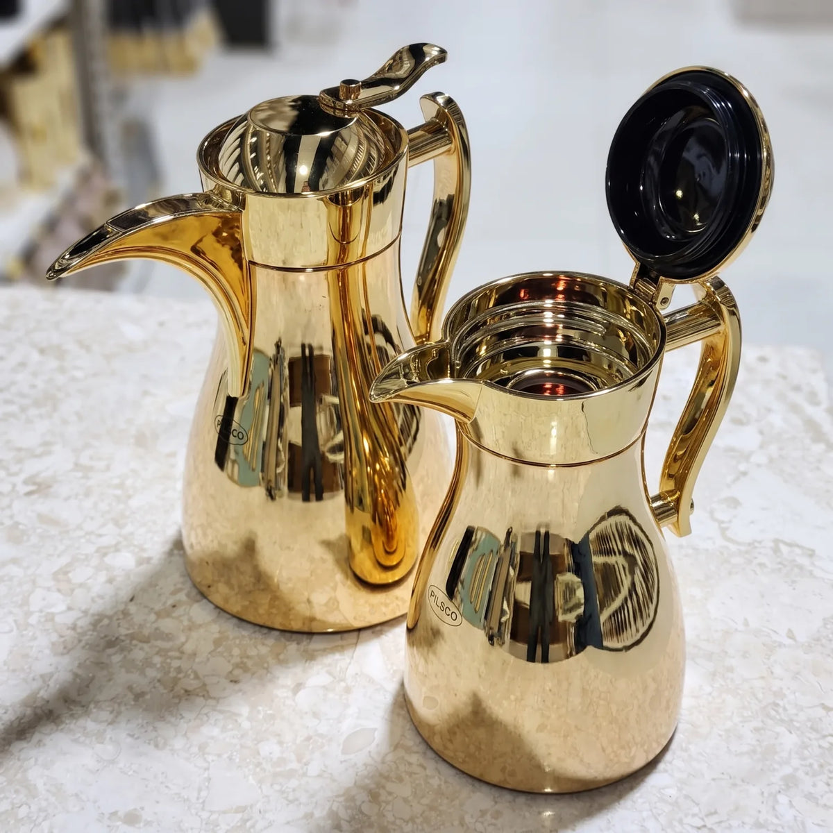 Pilsco 2-Piece Plain Gold Premium Vacuum Flask Set – Arabic Design, 0.7 + 1.0 L | Tea & Coffee, Leak Proof, Hot & Cold Keeping