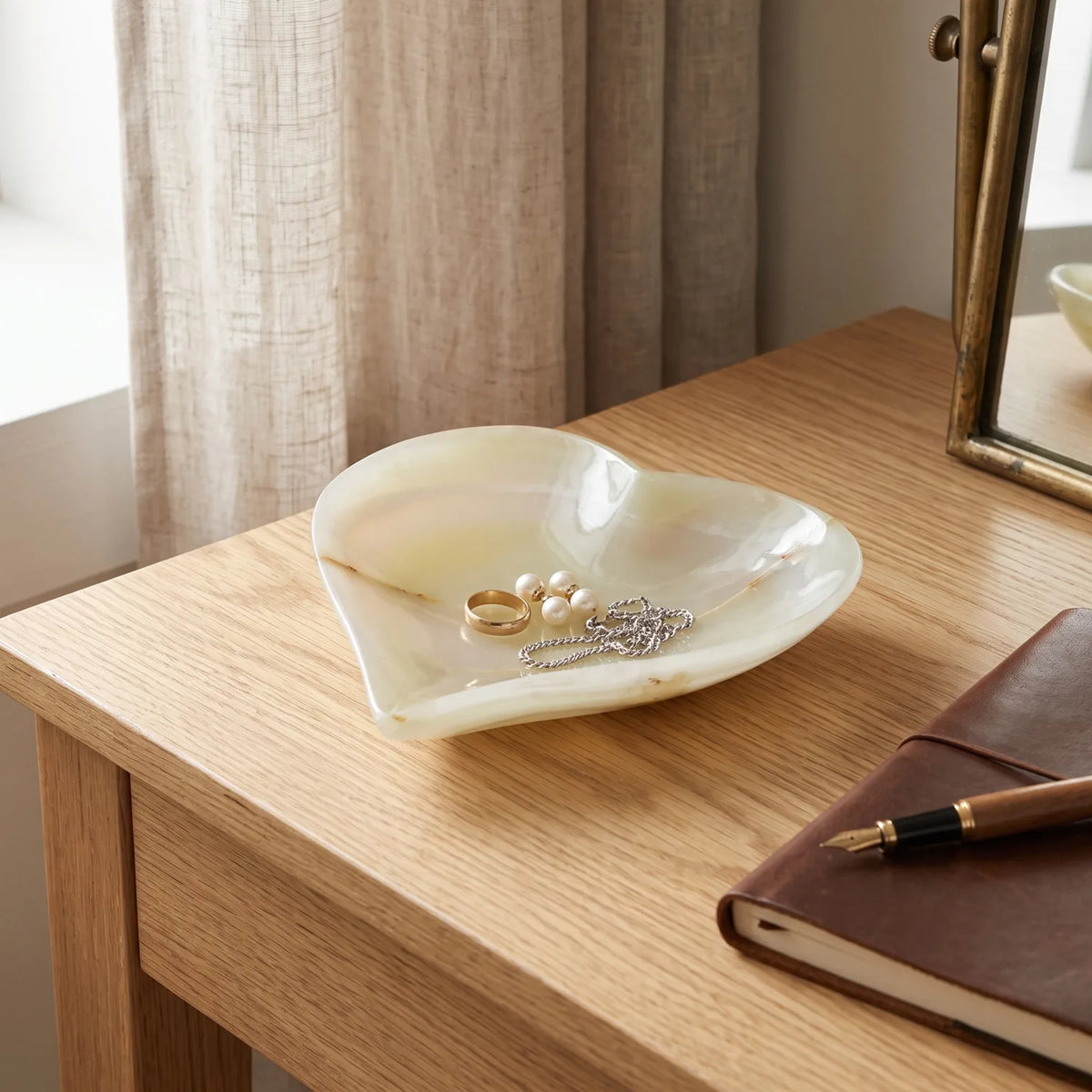 Marble Heart Shape Bowl – 16 cm Decorative Serving Dish for Tabletop Display and Everyday Home Organisation