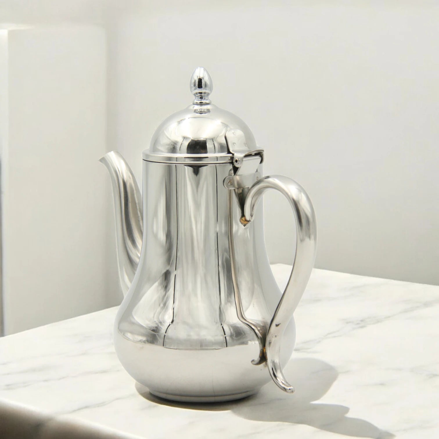 Stainless Steel Pot with Lid 1.5 L – Elegant Mirror Finish Kettle for Serving Tea or Coffee, Drip-Free Spout & Heat-Resistant Handle – Classic Steel Teapot for Home, Hotels, and Restaurants - Damoo