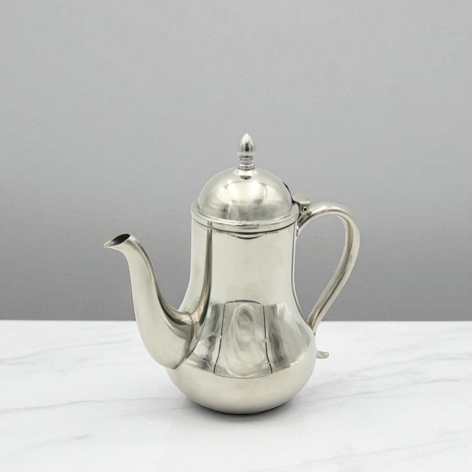 Stainless Steel Pot with Lid – Elegant Mirror Finish Kettle for Serving Tea or Coffee, Drip-Free Spout & Heat-Resistant Handle – Classic Steel Teapot for Home, Hotels, and Restaurants - Damoo