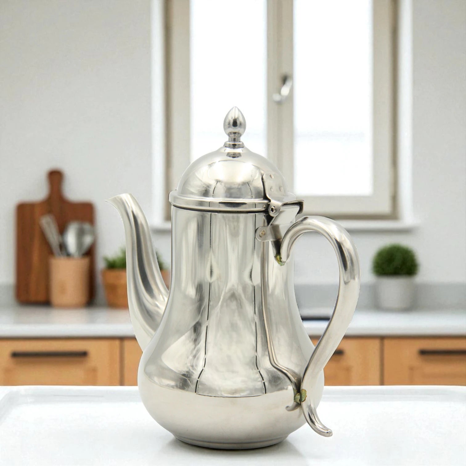 Stainless Steel Pot with Lid – Elegant Mirror Finish Kettle for Serving Tea or Coffee, Drip-Free Spout & Heat-Resistant Handle – Classic Steel Teapot for Home, Hotels, and Restaurants - Damoo