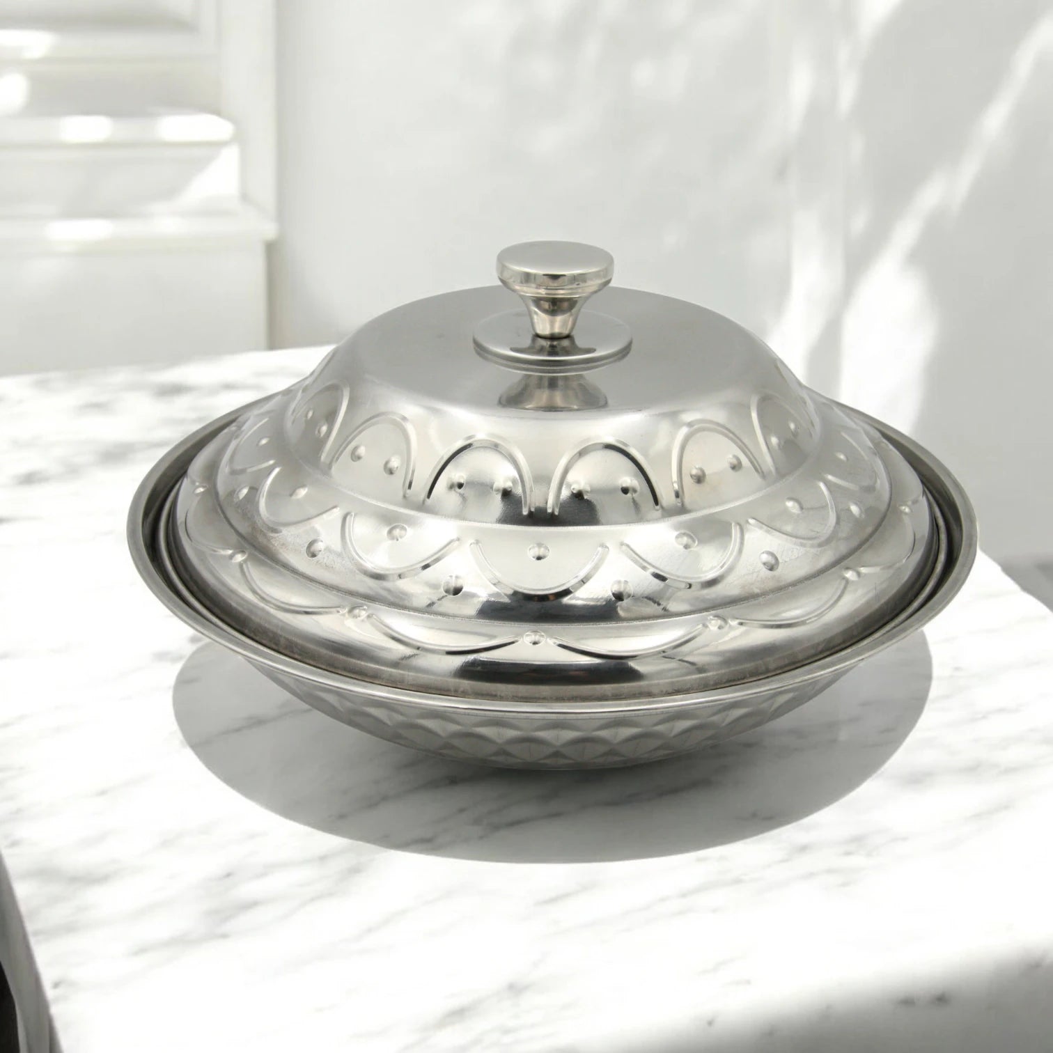 Traditional Stainless Steel Hot Pot with Ornate Dome Lid – Elegant Serving Dish for Warm Meals, Festivals & Family Gatherings - Damoo